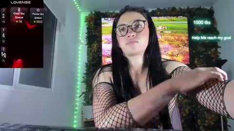 Snapshot of emily_palmeer chatting on 05.30.26 emily_palmeer online show from 05.30.26
