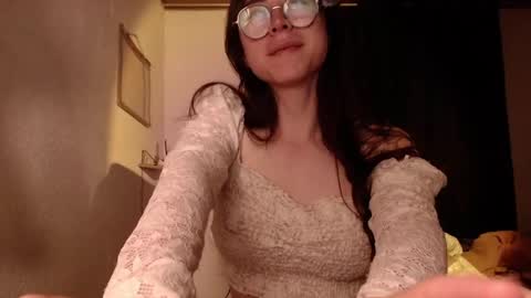 emily_pearl_ online show from 12.15.24