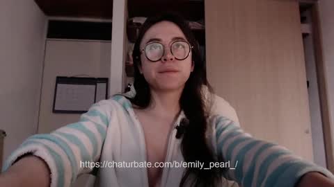 emily_pearl_ online show from 02.15.25