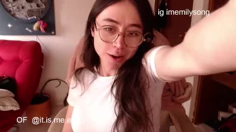 emily_pearl_ online show from 02.14.26