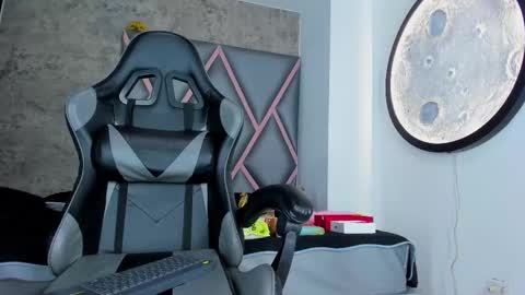 Snapshot of emily_queen03 chatting on 02.19.26 Emily online show from 02.19.26