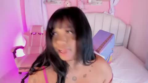 Snapshot of emily_restrepoo chatting on 06.17.26 Emily online show from 06.17.26