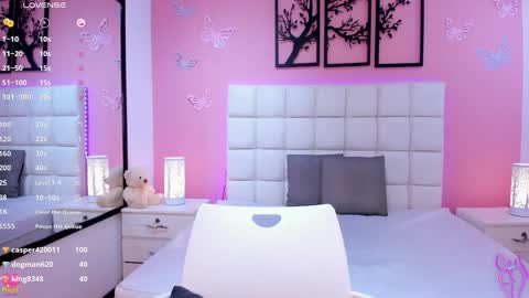 Snapshot of emily_roux chatting on 01.10.25  EMILY  online show from 01.10.25