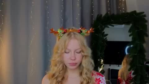 Snapshot of emily_shepard chatting on 12.23.25 emily shepard online show from 12.23.25