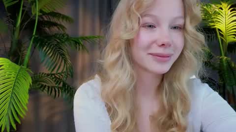 Snapshot of emily_shepard chatting on 03.03.26 emily shepard online show from 03.03.26