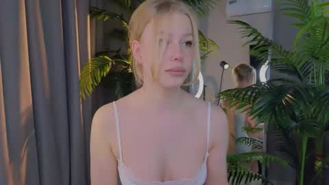 Snapshot of emily_shepard chatting on 03.24.26 emily shepard online show from 03.24.26