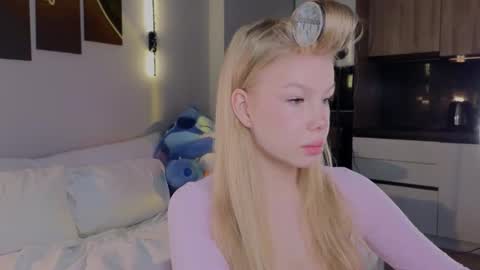 Snapshot of emily_shepard chatting on 03.31.26 emily shepard online show from 03.31.26