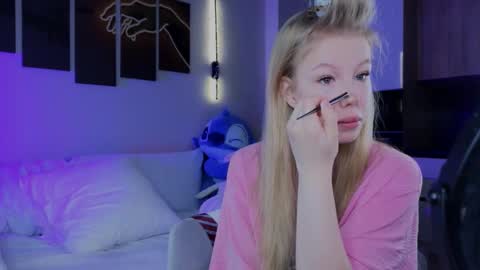 Snapshot of emily_shepard chatting on 04.02.26 emily shepard online show from 04.02.26