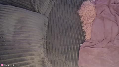 Snapshot of emily_swan_04 chatting on 12.02.24 Emily  Swan online show from 12.02.24