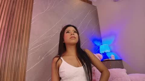 Snapshot of emily_sweett12 chatting on 05.27.26 Emily online show from 05.27.26