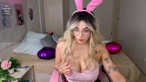 Snapshot of emily_tyler19 chatting on 04.01.26 Emily online show from 04.01.26