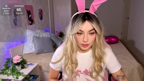 Snapshot of emily_tyler19 chatting on 04.06.26 Emily online show from 04.06.26