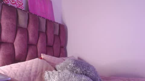 emily_w2 online show from 02.06.26