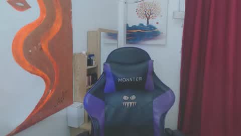 emily_xo143 online show from 04.13.26