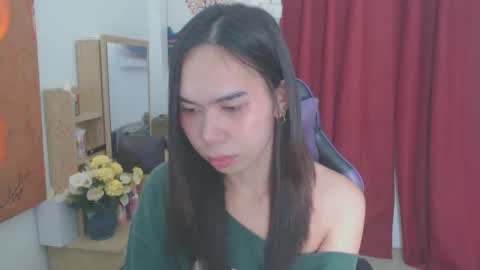 emily_xo143 online show from 05.07.26