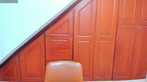 Snapshot of emily_zc1 chatting on 10.20.25 EMILY  online show from 10.20.25