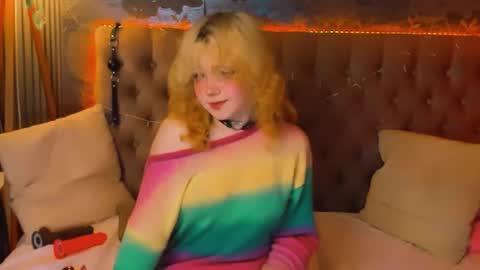 Snapshot of emilyangels chatting on 05.11.26 Baby Emelli online show from 05.11.26