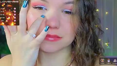 Snapshot of emilyart_ chatting on 12.29.24 artist Emily online show from 12.29.24