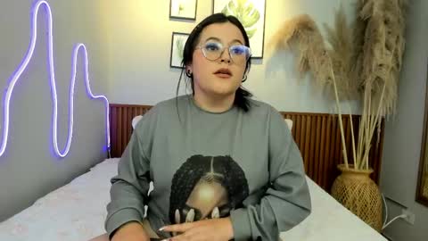 Snapshot of emilycartermd chatting on 05.26.26 Emily online show from 05.26.26