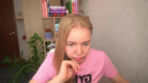 Snapshot of emilyemmi chatting on 07.20.26 Emilyemmi online show from 07.20.26