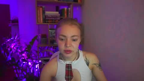 Snapshot of emilyemmi chatting on 07.23.26 Emilyemmi online show from 07.23.26