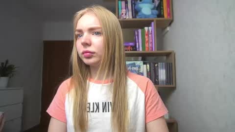 Snapshot of emilyemmi chatting on 07.25.26 Emilyemmi online show from 07.25.26