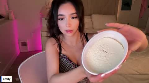 Snapshot of emilyfawn chatting on 09.09.25 emilyfawn online show from 09.09.25