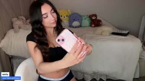 Snapshot of emilyfawn chatting on 09.19.25 emilyfawn online show from 09.19.25