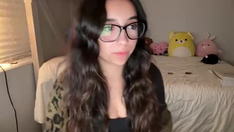 Snapshot of emilyfawn chatting on 09.23.25 emilyfawn online show from 09.23.25