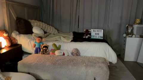 Snapshot of emilyfawn chatting on 05.24.26 emilyfawn online show from 05.24.26