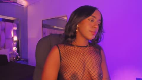 Snapshot of emilyhaan_ chatting on 01.19.25 Emily online show from 01.19.25