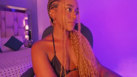 Snapshot of emilyhaan_ chatting on 01.30.25 Emily online show from 01.30.25