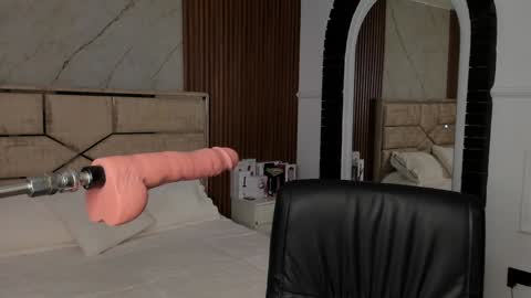 Emily Hendrix online show from 01.10.25