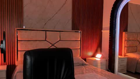 Emily Hendrix online show from 01.10.26