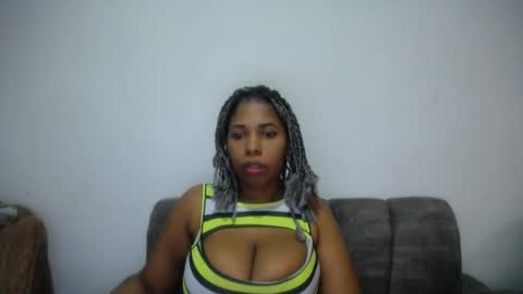 Snapshot of emilyhines__ chatting on 06.06.26 Emilyhines online show from 06.06.26