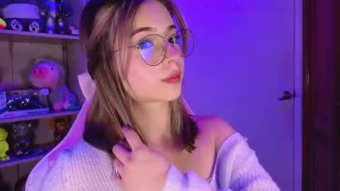 Snapshot of emilykarterr chatting on 04.20.26 VALEEEN online show from 04.20.26