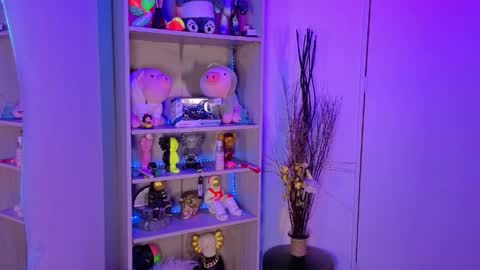 Snapshot of emilykarterr chatting on 05.11.26 VALEEEN online show from 05.11.26
