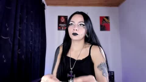 Snapshot of emilyrymer chatting on 06.01.26 Emily Support me to have 100 likes plx online show from 06.01.26
