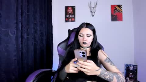 Snapshot of emilyrymer chatting on 06.22.26 Emily Support me to have 100 likes plx online show from 06.22.26