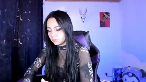 Snapshot of emilyrymer chatting on 07.31.26 Emily Support me to have 100 likes plx online show from 07.31.26
