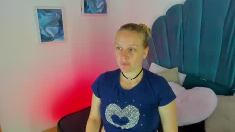 Snapshot of emilysumer chatting on 07.20.26 Summer 3 online show from 07.20.26