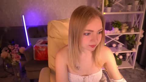 Snapshot of emilysunshines chatting on 03.09.25  MY NAME IS Emily WELCOME EVERYONE I WILL BE HAPPY TO GIVE YOU WHAT YOU HAVE DREAMED OF FOR SO LONG online show from 03.09.25