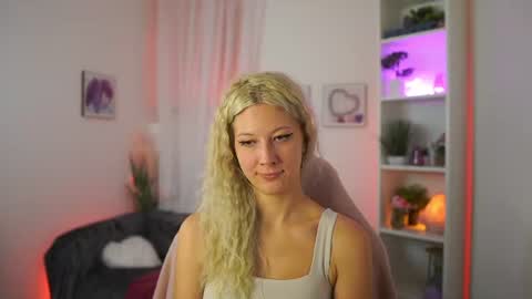 Snapshot of emilyswannn chatting on 07.29.26 emilyswannn online show from 07.29.26
