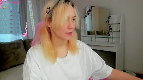 Snapshot of emilytrase chatting on 05.06.26 Betty online show from 05.06.26