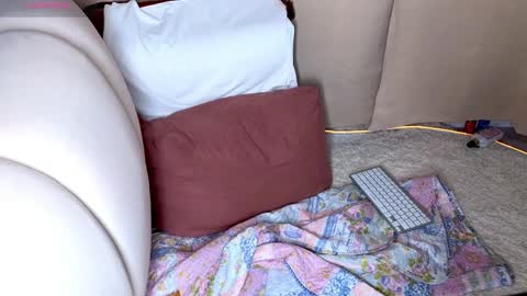 Snapshot of emilytrays chatting on 04.09.26 Emily wish-list online show from 04.09.26