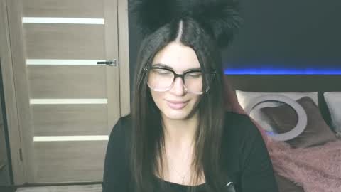 Snapshot of emilytucker chatting on 02.09.25 Emily online show from 02.09.25