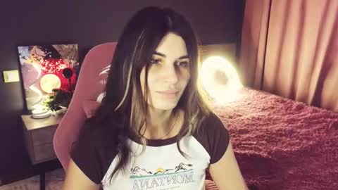 Snapshot of emilytucker chatting on 09.14.25 Emily online show from 09.14.25