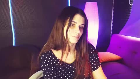 Snapshot of emilytucker chatting on 10.06.25 Emily online show from 10.06.25
