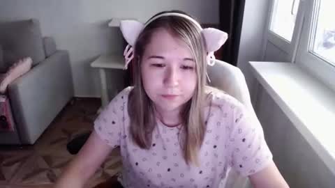 Snapshot of emilyway chatting on 07.18.26 emilyway online show from 07.18.26