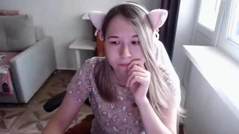 Snapshot of emilyway chatting on 07.21.26 emilyway online show from 07.21.26